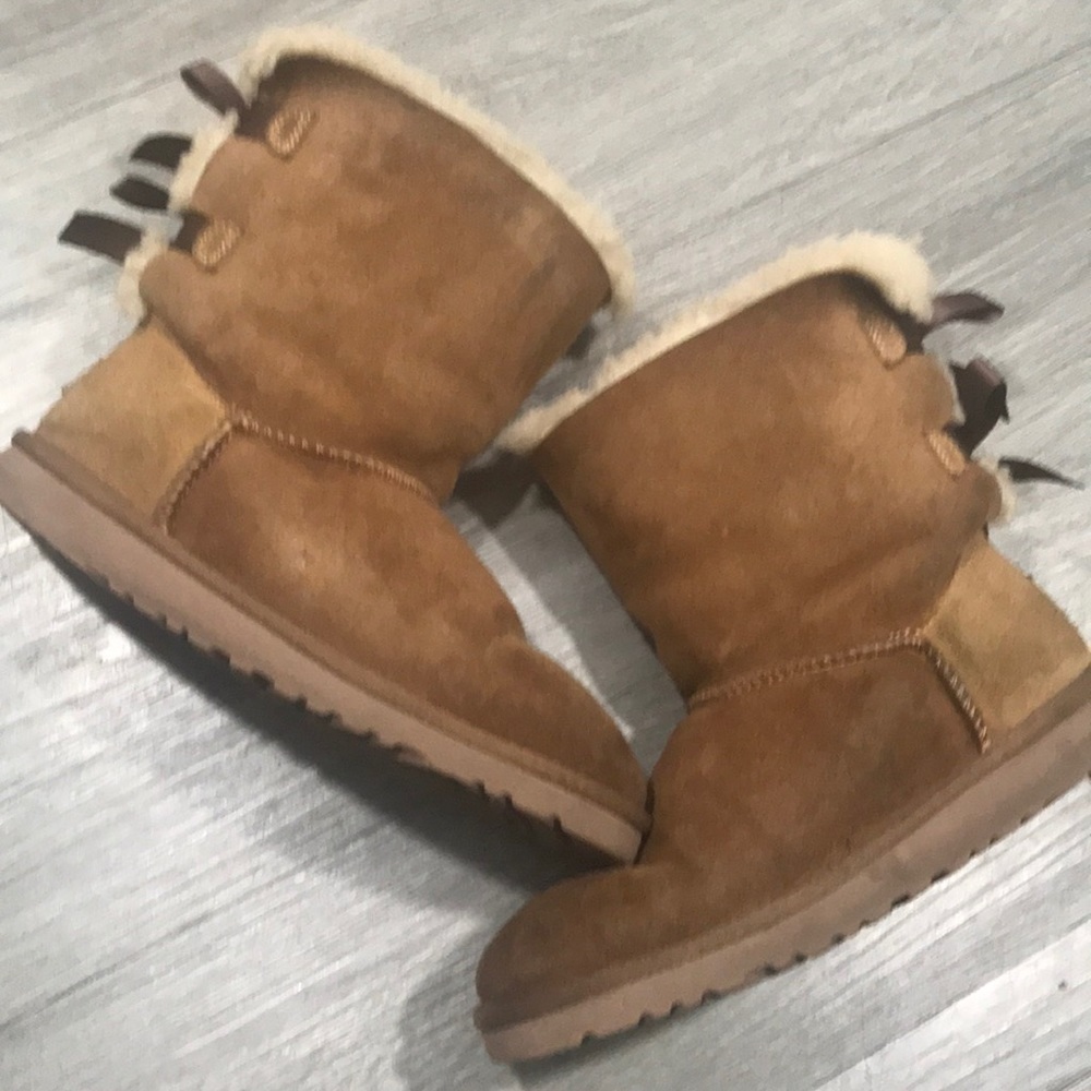 Ugg Bailey Bow Brown‎ Boots size 5